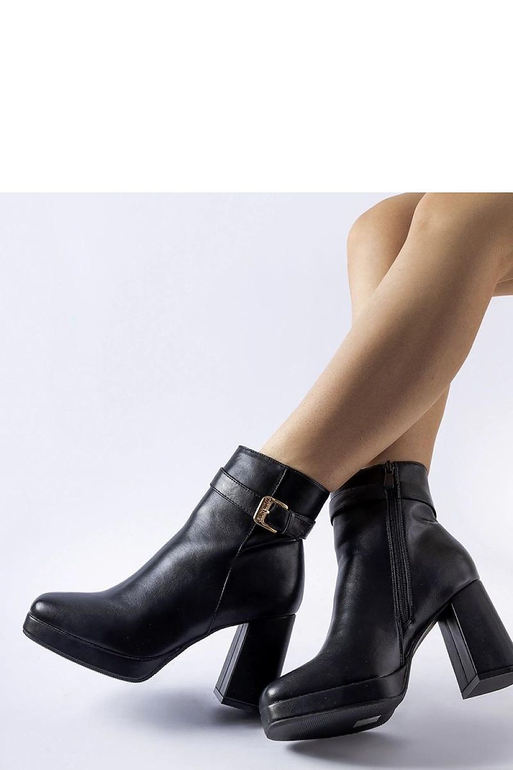 Batai su kulnu model 204725 Solea