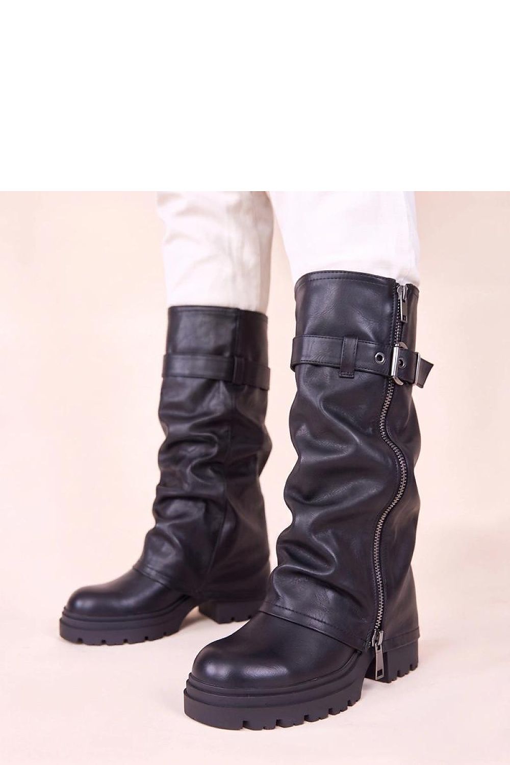 Batai su kulnu model 230773 Solea