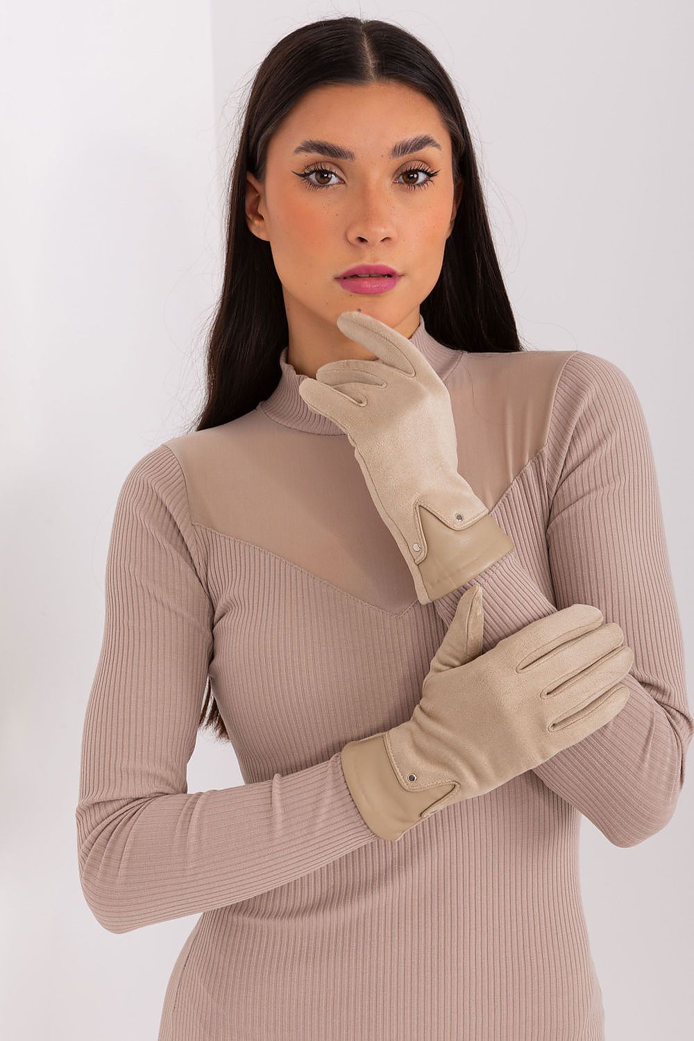 Pirštinės model 188833 Wool Fashion Italia 