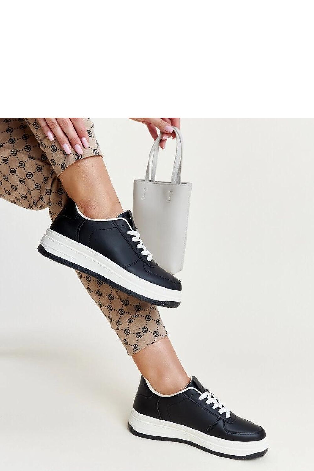  Sportiniai bateliai ant platformos model 207402 Solea 