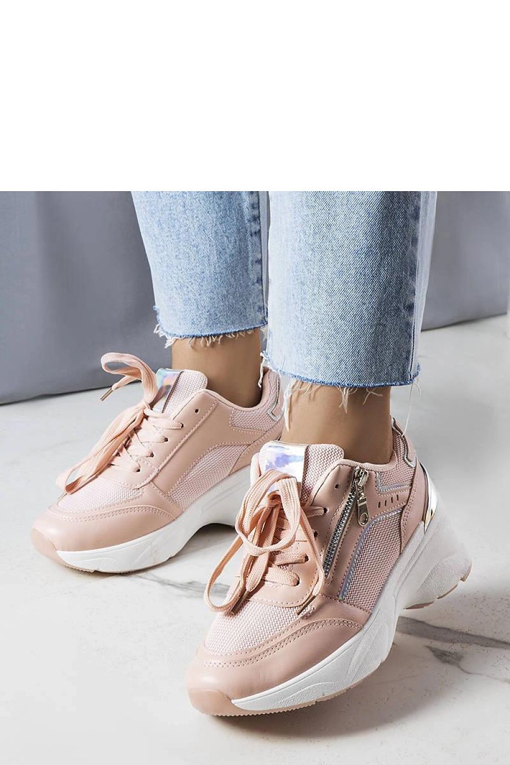  Sportiniai batai ant pakulnės model 207990 Solea 