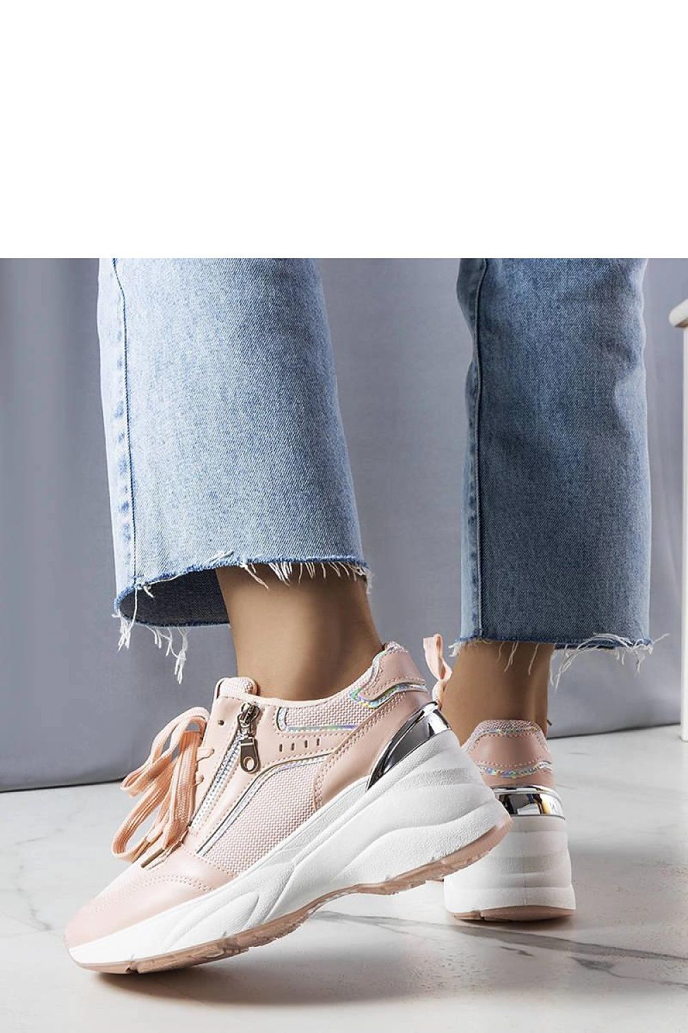  Sportiniai batai ant pakulnės model 207990 Solea 