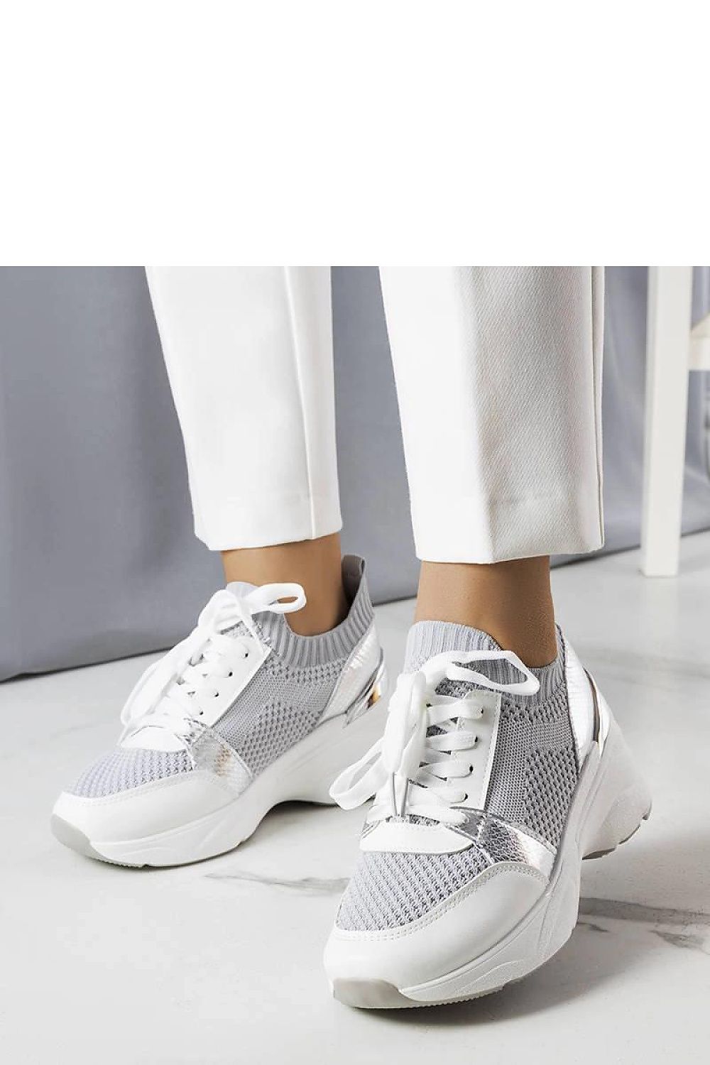  Sportiniai batai ant pakulnės model 207995 Solea 