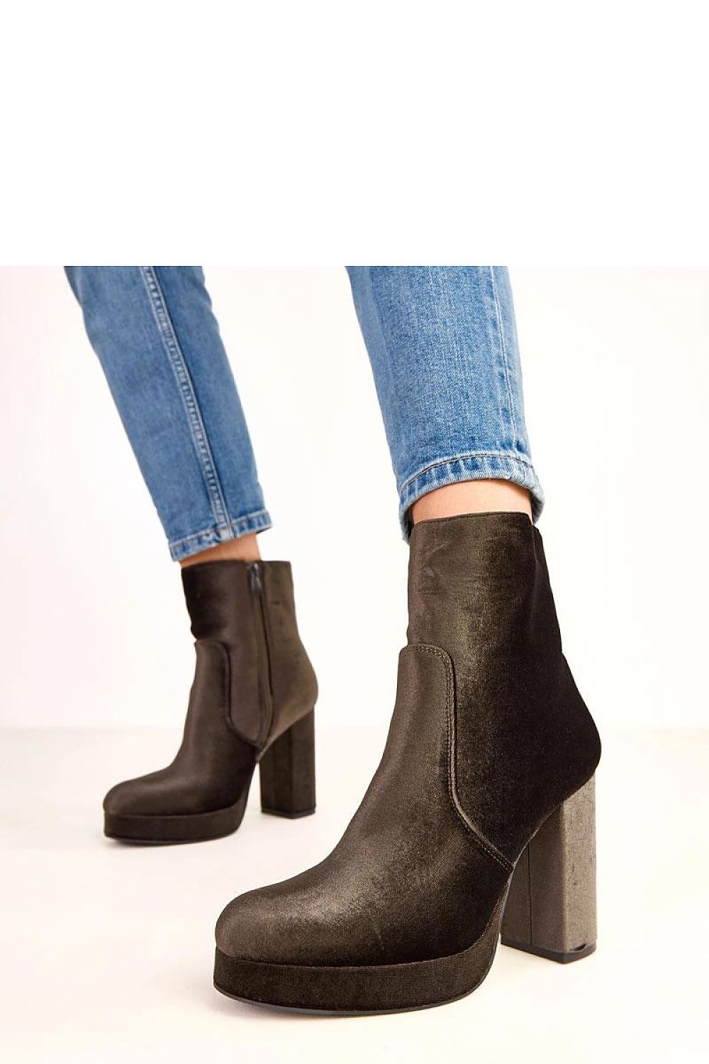  Batai su kulnu model 220583 Solea 