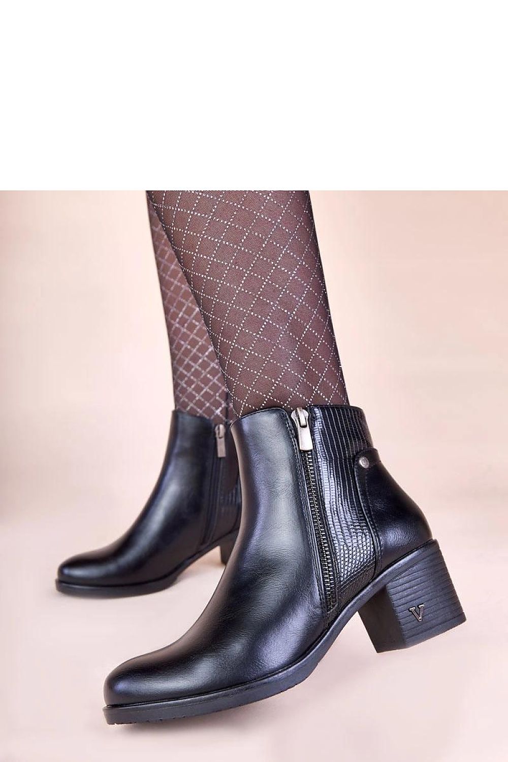  Batai su kulnu model 222057 Solea 