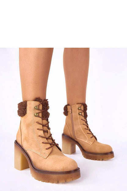  Batai su kulnu model 222346 Solea 