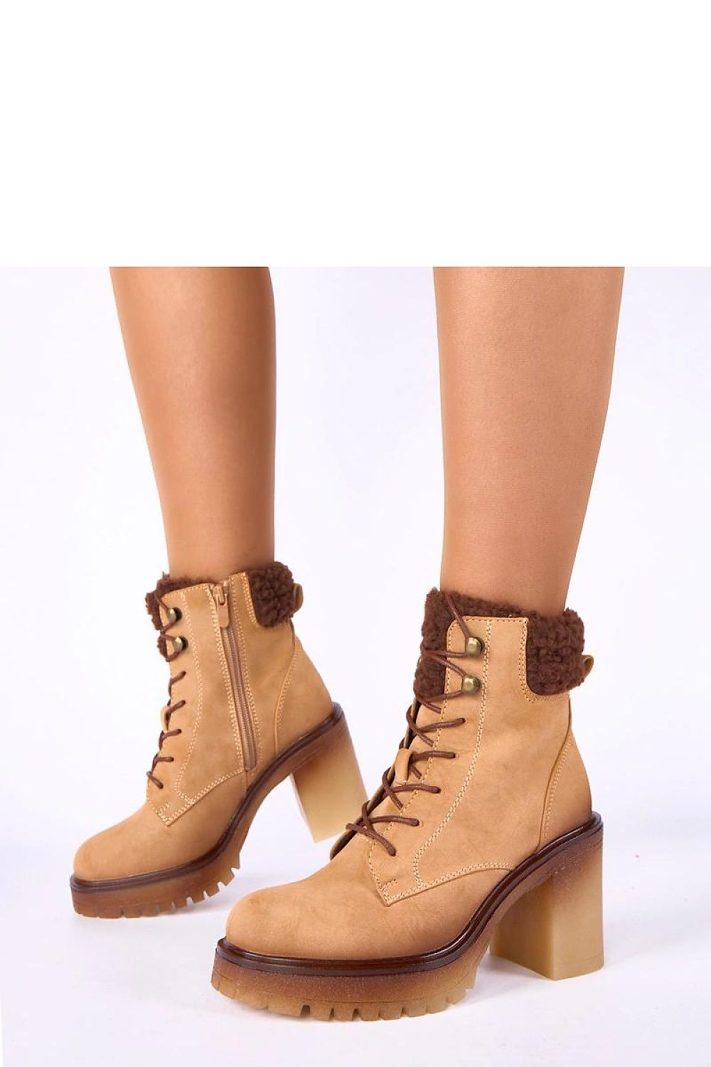  Batai su kulnu model 222346 Solea 
