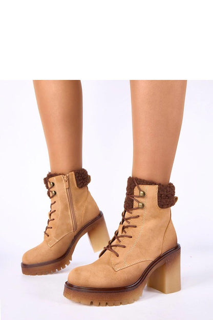 Batai su kulnu model 222346 Solea 