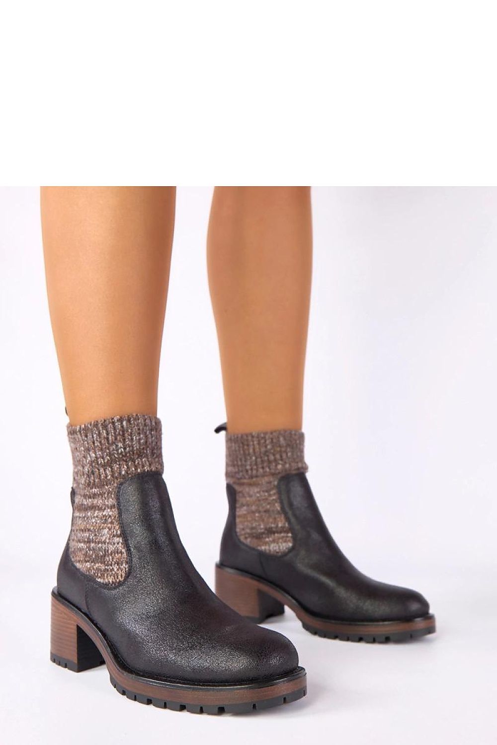 Batai su kulnu model 222348 Solea 