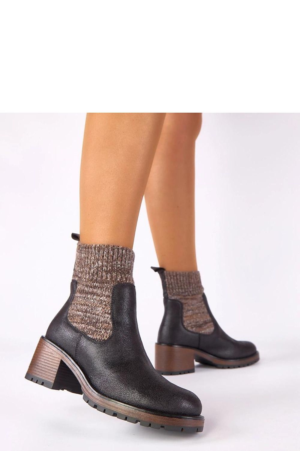 Batai su kulnu model 222348 Solea 