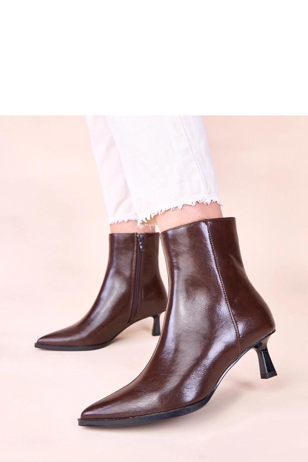  Batai su kulnu model 222369 Solea 