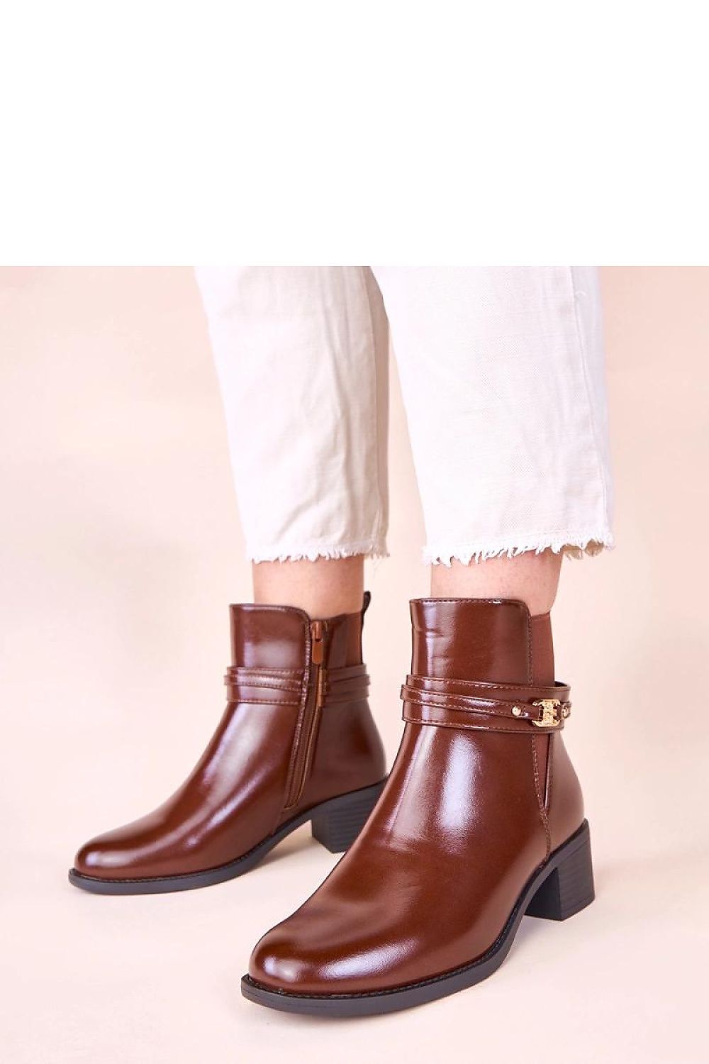  Batai su kulnu model 222371 Solea 