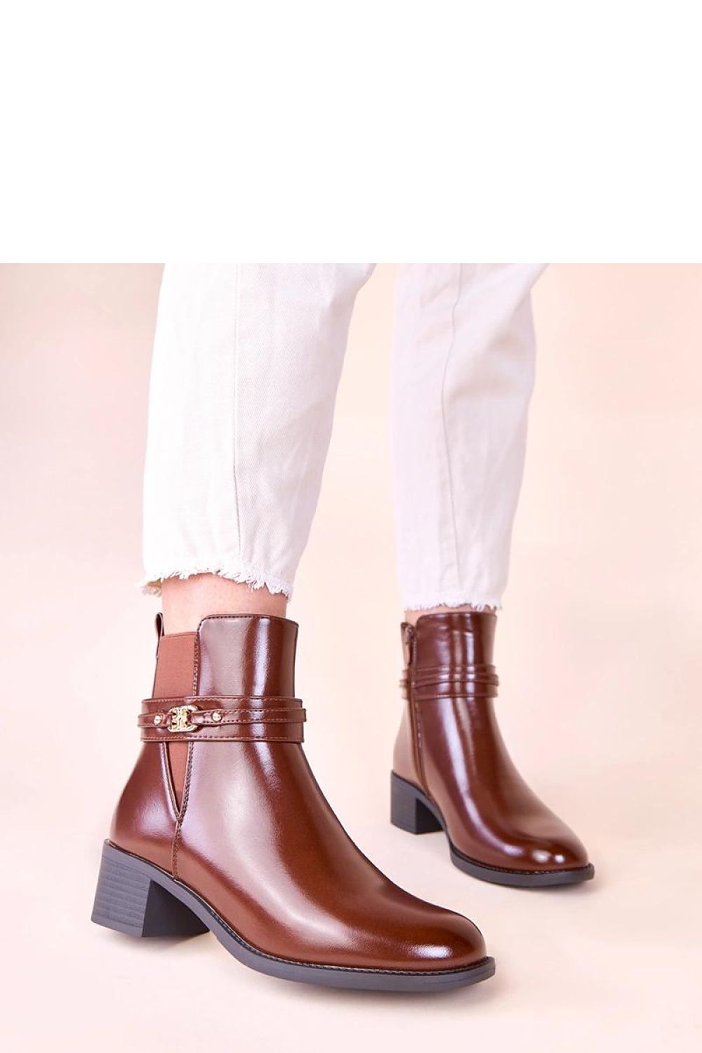  Batai su kulnu model 222371 Solea 