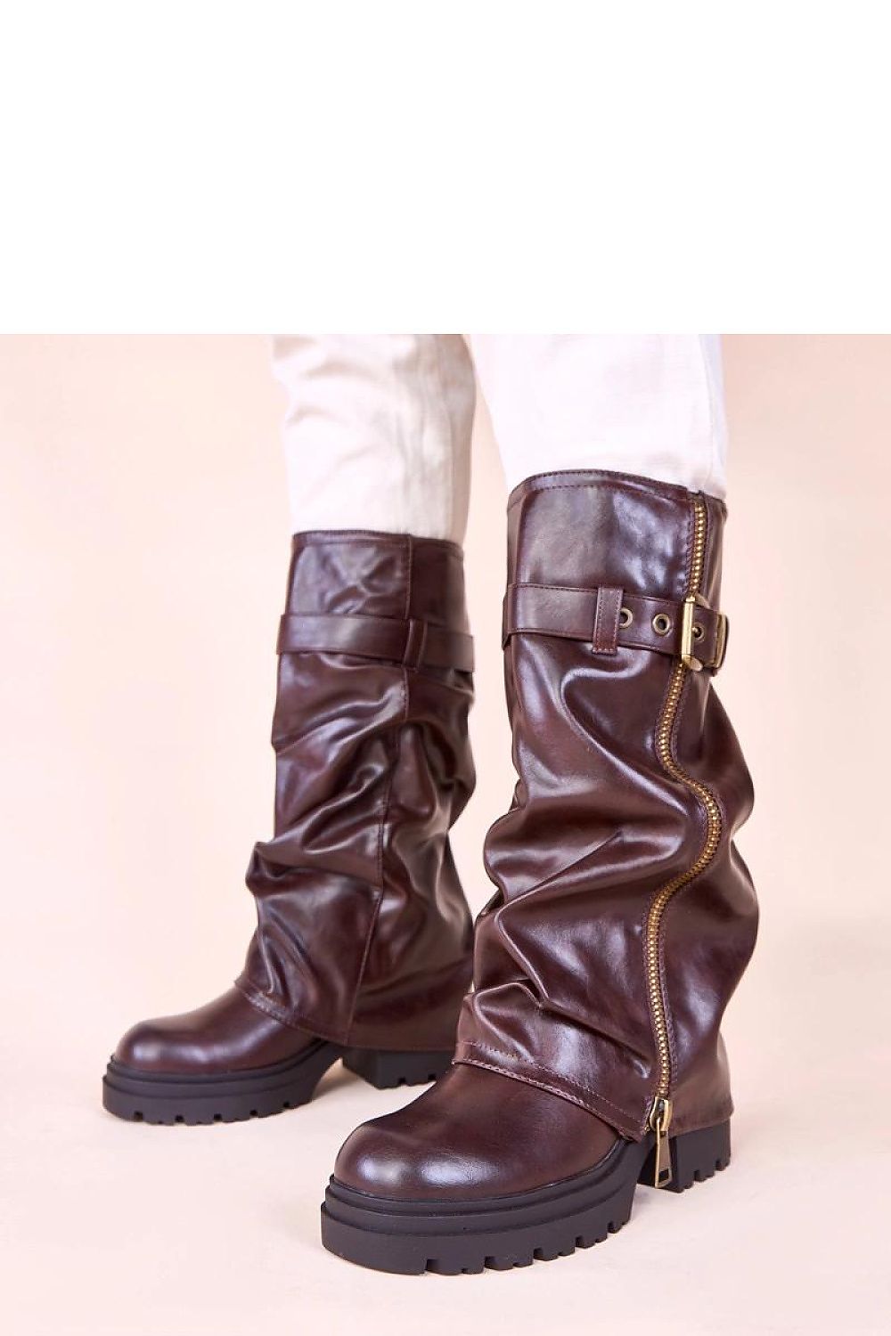  Batai su kulnu model 230774 Solea 