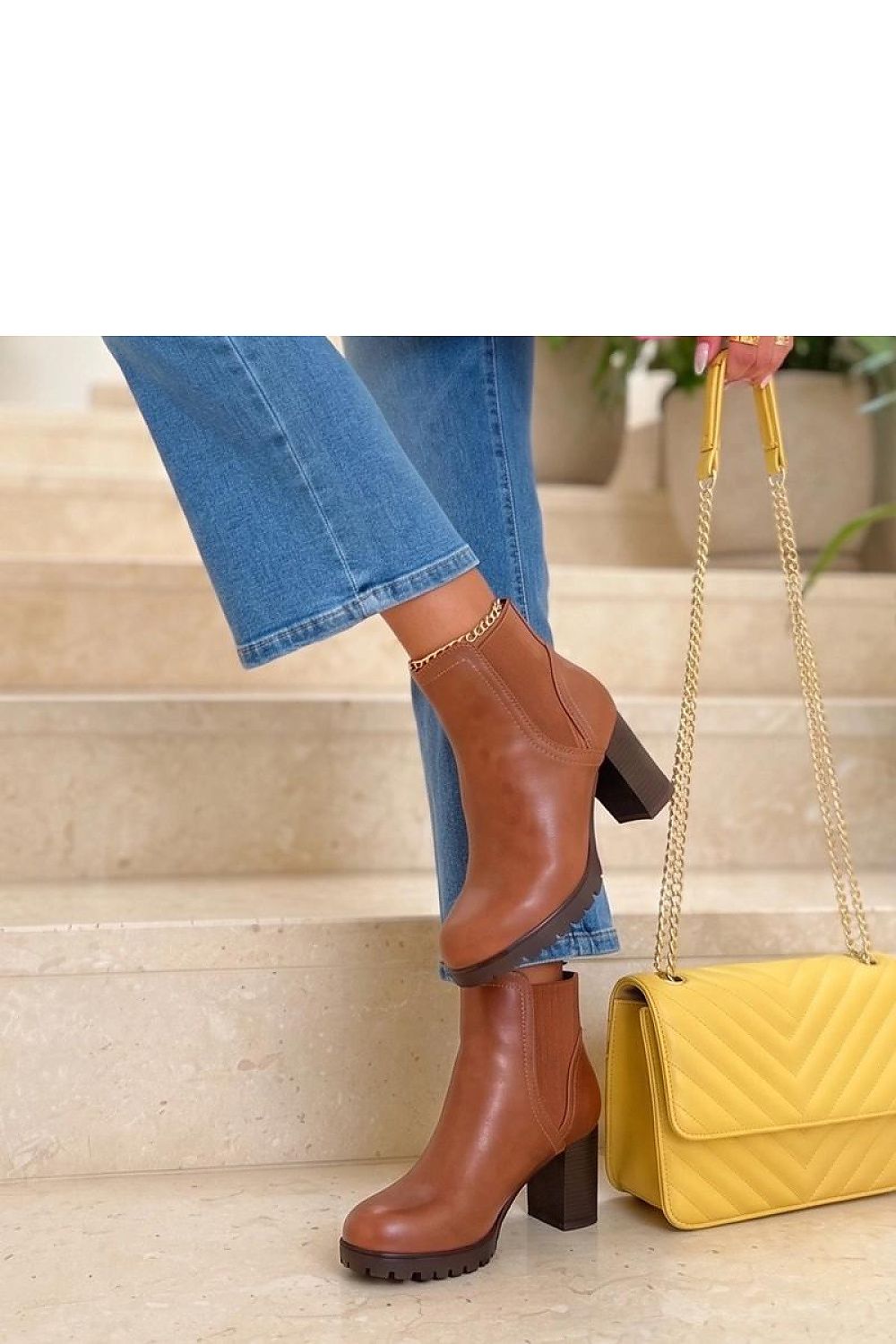  Batai su kulnu model 230785 Solea 
