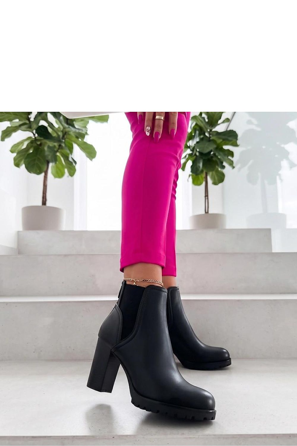  Batai su kulnu model 230786 Solea 